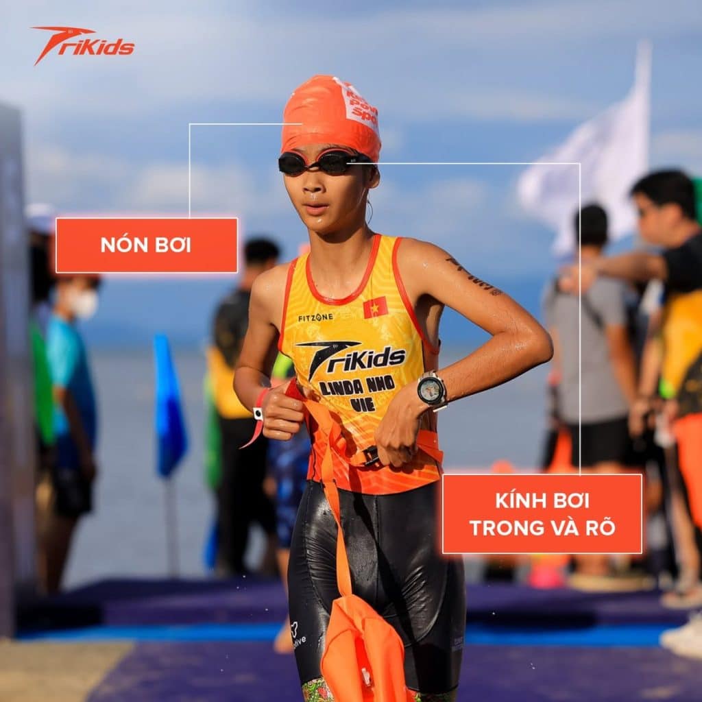 Nón bơi, kính bơi trong và rõ