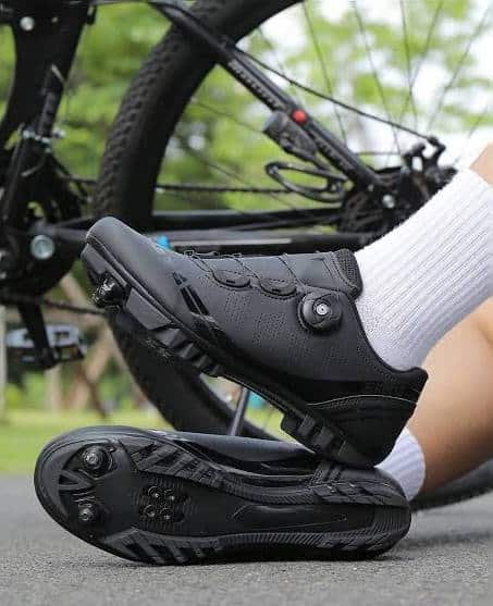 Đảm bảo giày vừa vặn với chân bé