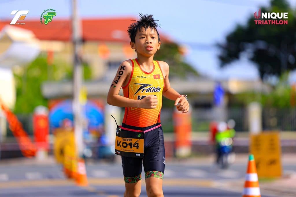 Đến ngay với gian hàng của Fitzone để được nhận tư vấn từ HLV chuyên nghiệp