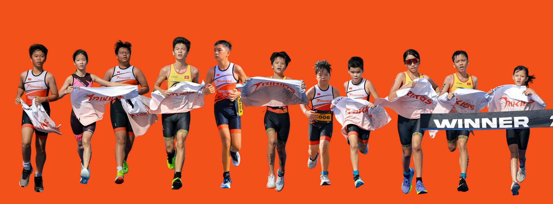 Ảnh tư liệu thực tế từ hoạt động thể thao TriKids minh họa chủ đề safeguarding trong thể thao trẻ em