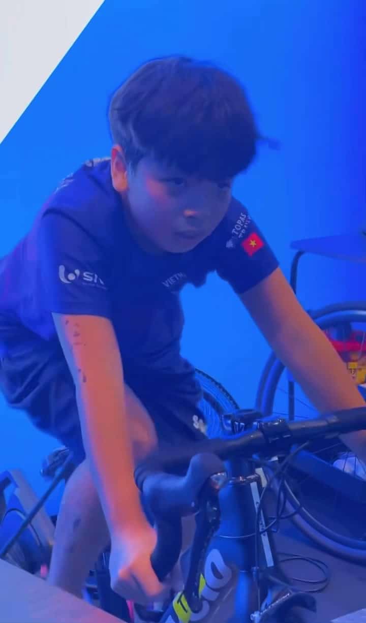 Tại GoPeaks📈, các bạn nhỏ TriKids đạp trainer🚴🏻♂️ trong không khí vui vẻ nhưng đầy kỷ luật. Mỗi bé…