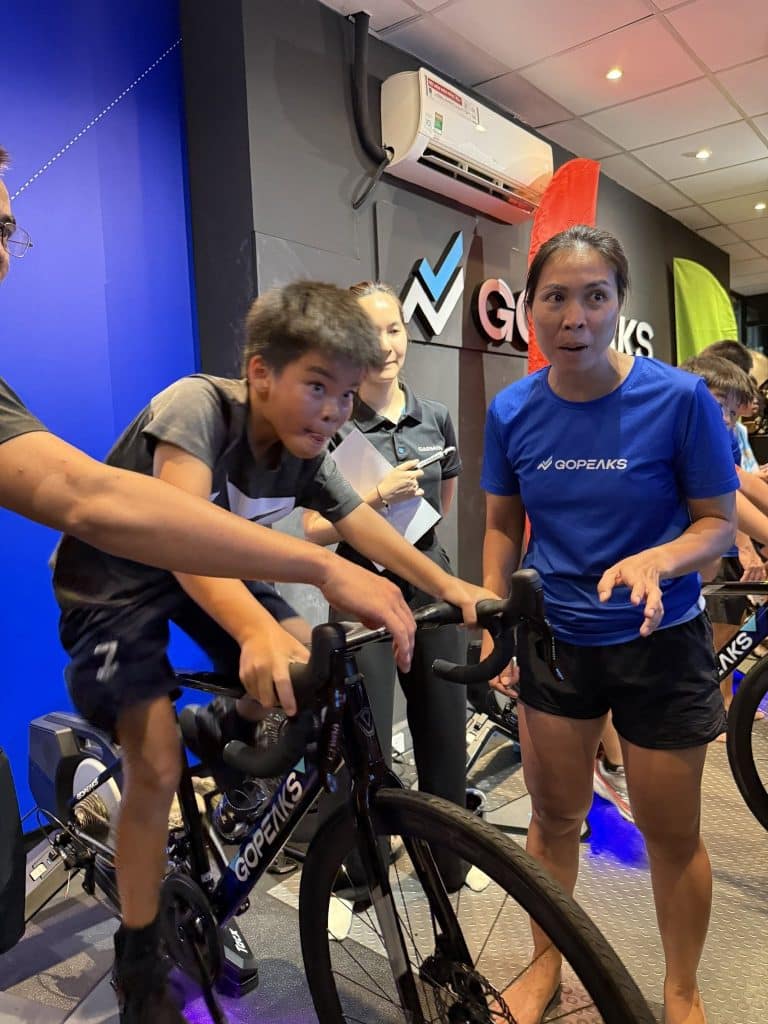 Tập đạp xe Indoor