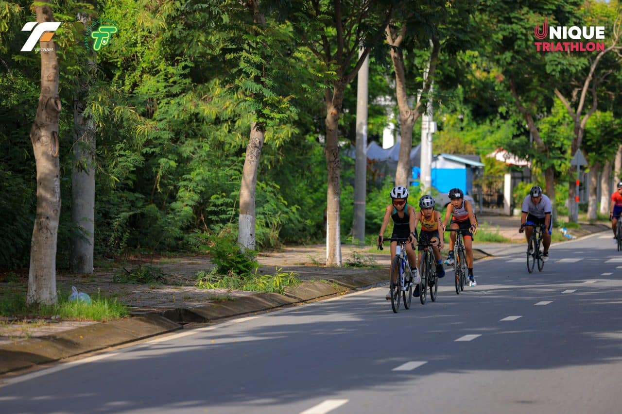 Thi Triathlon lần đầu cho trẻ: Checklist bơi – đạp – chạy và T1/T2