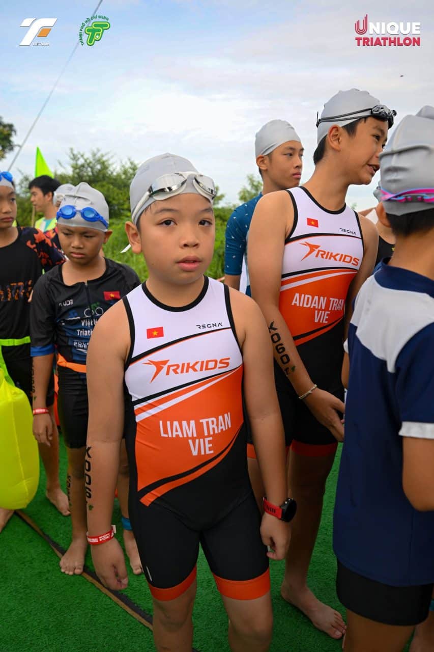 Thi đấu chuyên nghiệp